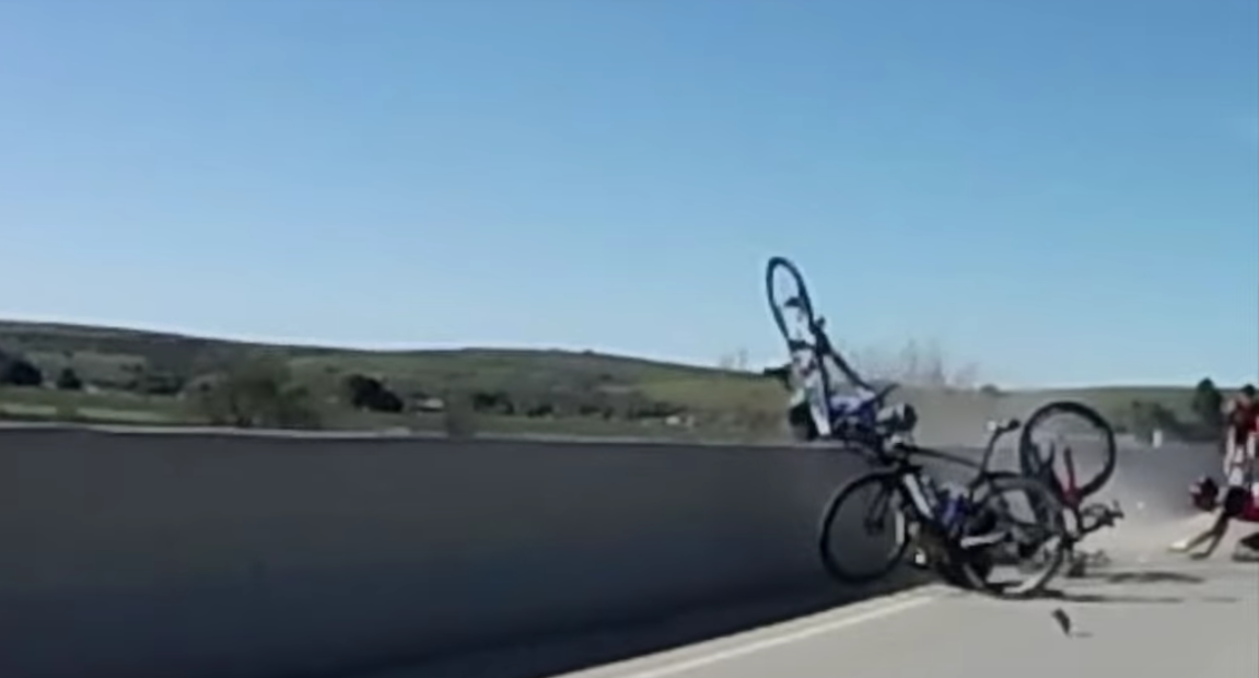 Video: ciclista salva su vida gracias a una rápida reacción