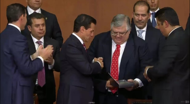 "La Constitución debe ser nuestra brújula y nuestro faro": EPN - Captura-de-pantalla-2017-02-05-a-las-2.06.49-p.m.