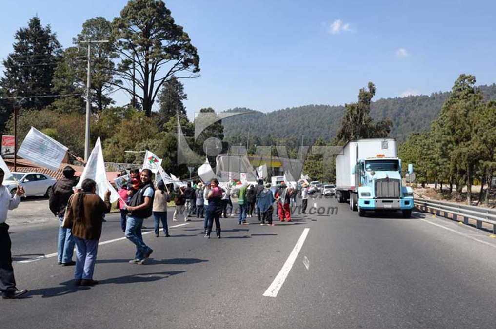 Realizan bloqueo en la México-Toluca - Captura-de-pantalla-2017-02-07-a-las-14.58.33