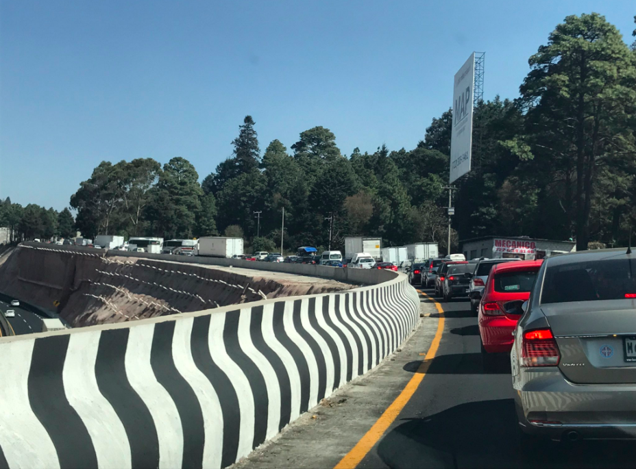 Realizan bloqueo en la México-Toluca