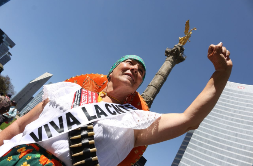 Integrantes de la CNTE marchan en Paseo de la Reforma - Captura-de-pantalla-2017-02-09-a-las-12.11.57