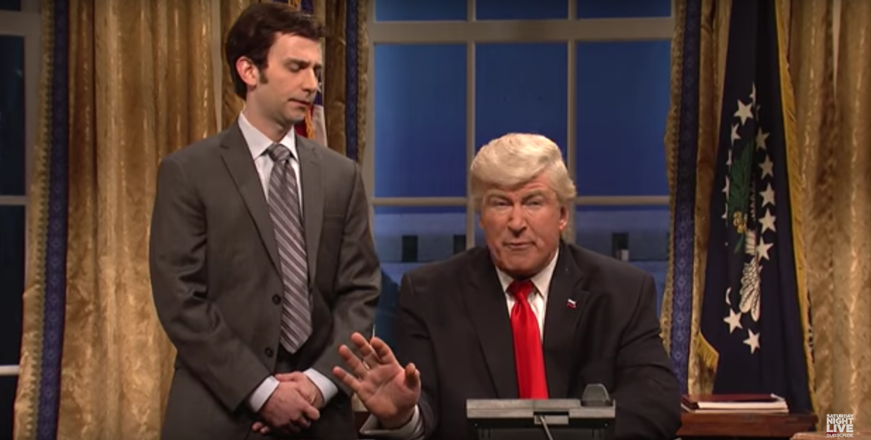 Diario confunde a Alec Baldwin con Trump
