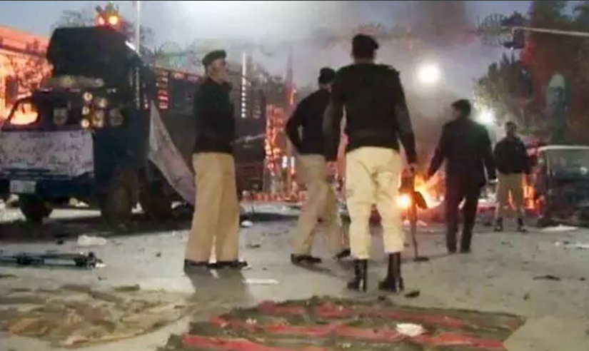 Atentado suicida deja 13 muertos en Pakistán - Captura-de-pantalla-2017-02-13-a-las-12.56.38