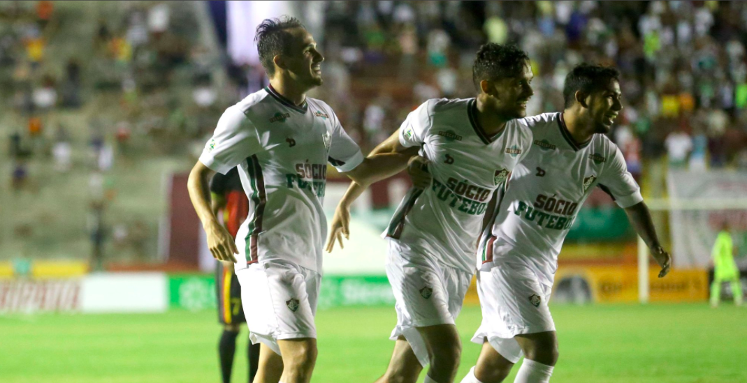 Video: jugador de Fluminense mete gol desde medio campo