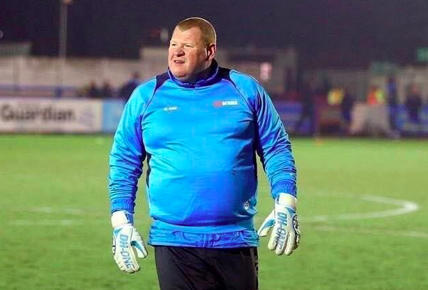 Portero que comía empanadas durante los partidos encontró un nuevo trabajo - Captura-de-pantalla-2017-02-21-a-las-12.11.57
