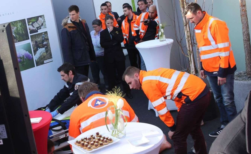 Video: disparos interrumpen discurso de Francois Hollande en Francia - Captura-de-pantalla-2017-02-28-a-las-11.37.13