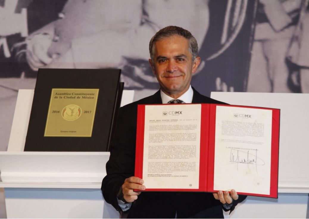 Promulgan Constitución de la Ciudad de México