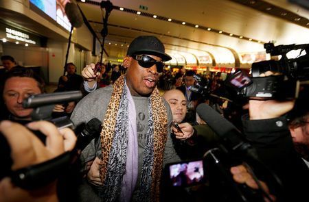 Dan libertad condicional a Dennis Rodman tras choque
