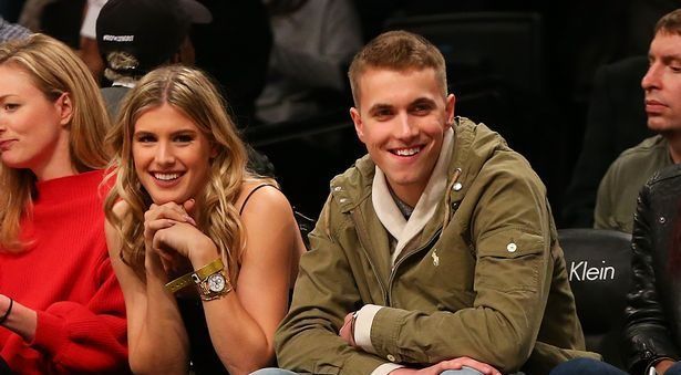 Genie Bouchard paga apuesta de Super Bowl y sale con tuitero