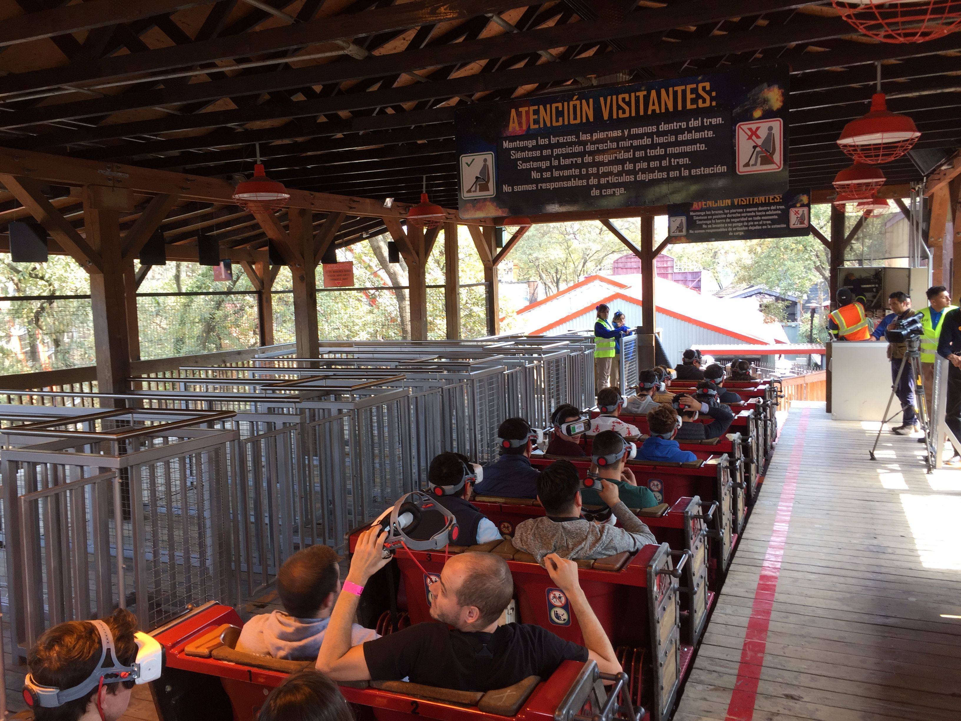 Abren en México una montaña rusa con realidad virtual