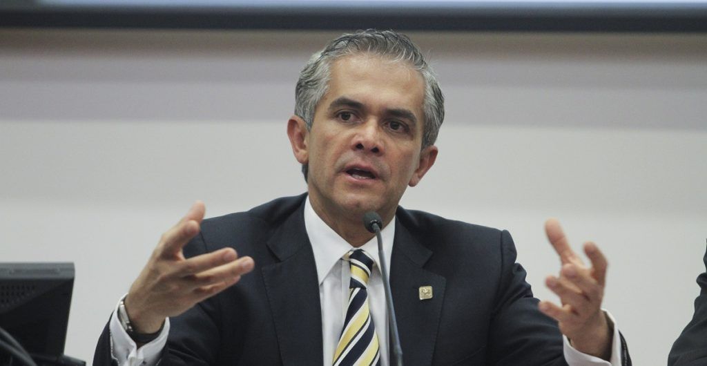 Anuncian nueva norma sobre construcción de estacionamientos en la Ciudad de México - Mancera1-e1486589281656-1024x530