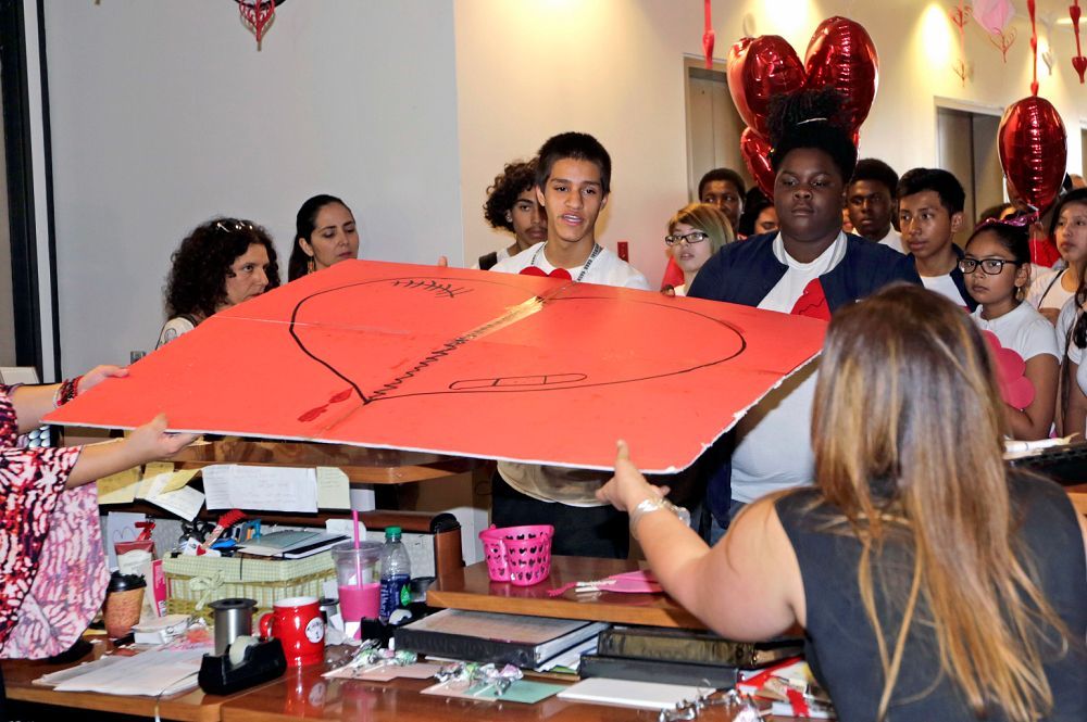 Niños piden al alcalde de Miami que evite deportaciones - Miami-Dade-4