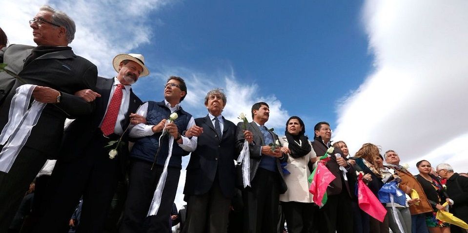 Realizan muro humano en la frontera Ciudad Juárez-El Paso
