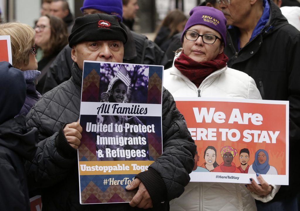 Nuevas medidas migratorias alteran vida de migrantes - SOP-AP-SPANI-SPAN-MA-_Medi-1024x720