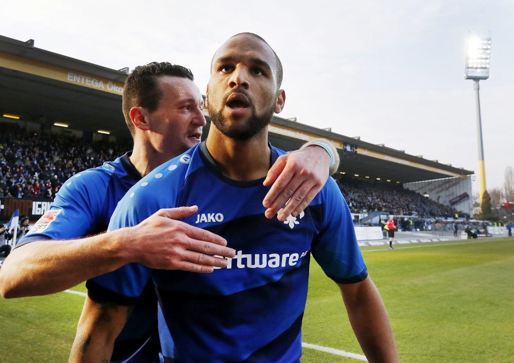 Equipo alemán invita a Obama a ver sus partidos - SOP-AP-SPANS-SPANSOC-_Medi-13-1024x723