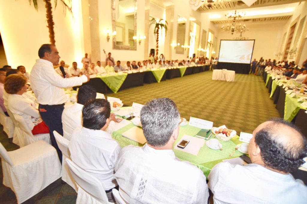 Actividad económica en Guerrero se aceleró un 2 por ciento entre el 2015 y 2016 - WhatsApp-Image-2017-02-03-at-1.08.22-PM-1024x682