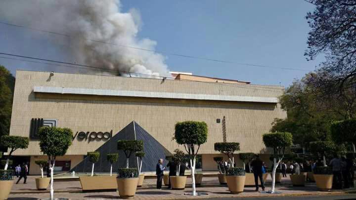 Incendio en Liverpool Insurgentes