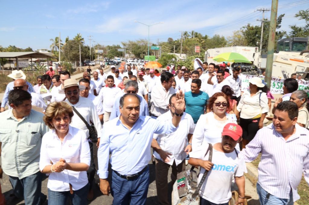 Gobierno de Guerrero pone en marcha reconstrucción del Boulevard de Petatlán - WhatsApp-Image-2017-02-15-at-3.17.29-PM-1-1024x682
