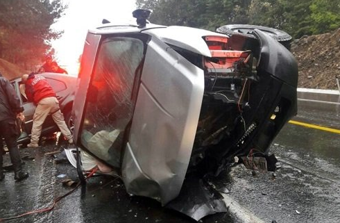 Detienen a una persona involucrada en accidente en la Autopista Siglo 21
