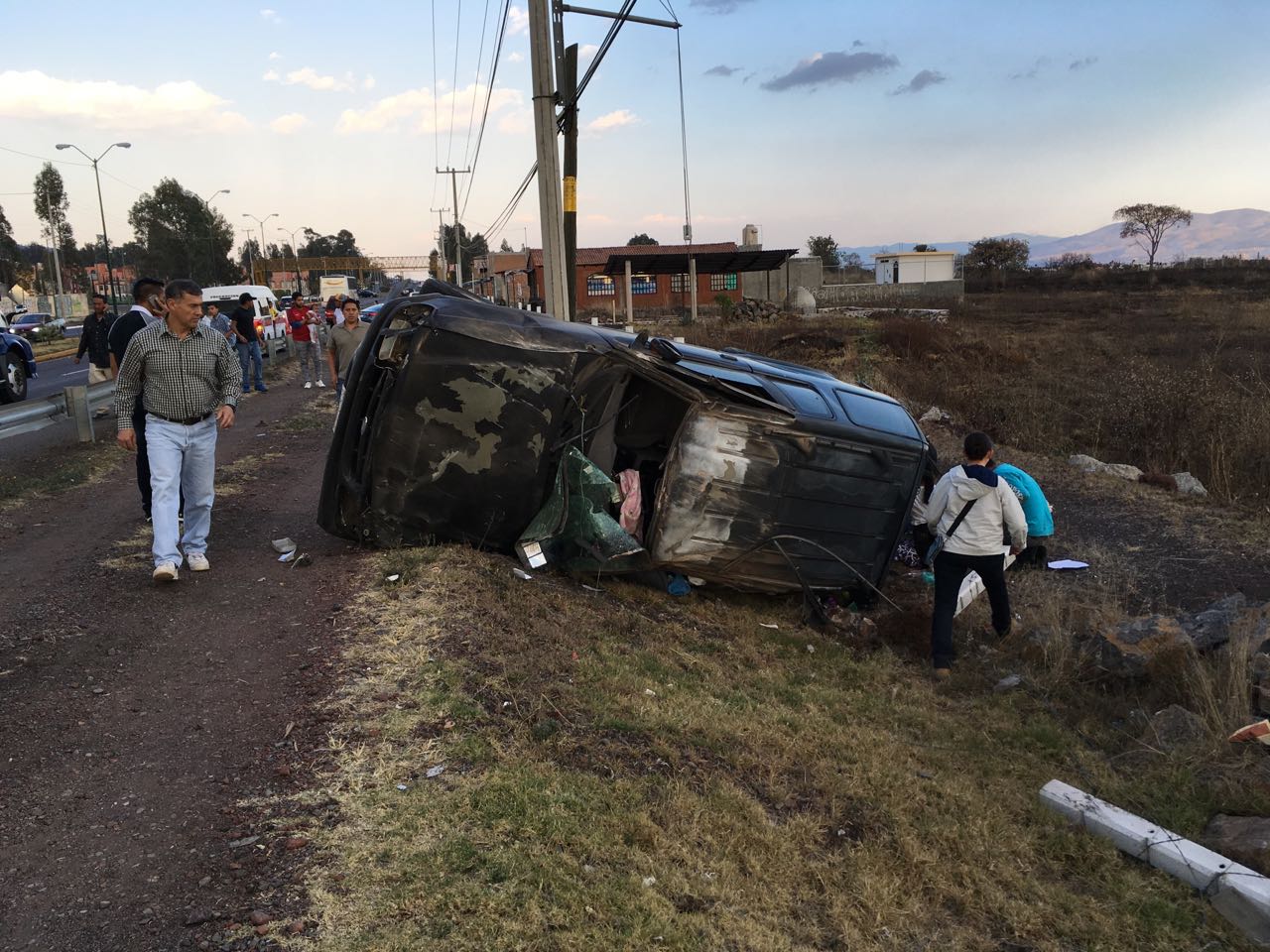 Accidente carretero deja 10 heridos accidente en Michoacán