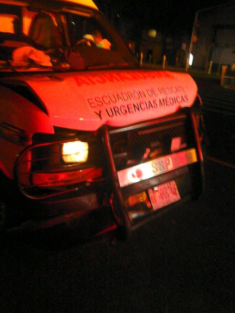 Choque entre ambulancia del ERUM y camioneta deja 2 heridos - ambulacia-erum