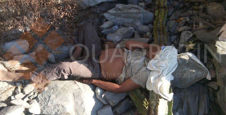 Pescador cae a un risco de 10 metros en Zihuatanejo - anciano-3