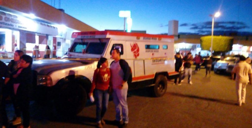 Tiroteo en plaza comercial deja dos muertos en Guadalajara - asalto-1024x521