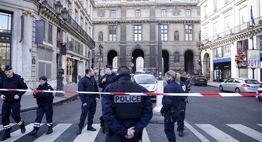 Abaten a hombre que atacó a soldados en París