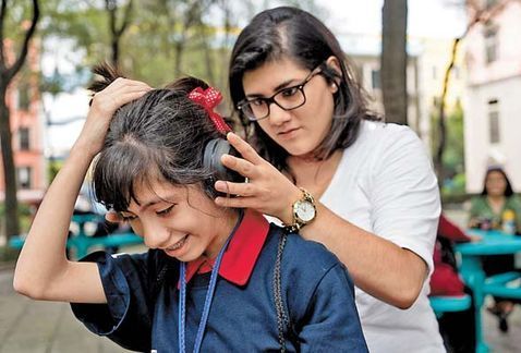 Estudiantes del Tec crean audífonos especiales para niños con autismo