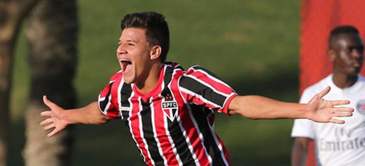 Real Madrid contrata a brasileño de 17 años