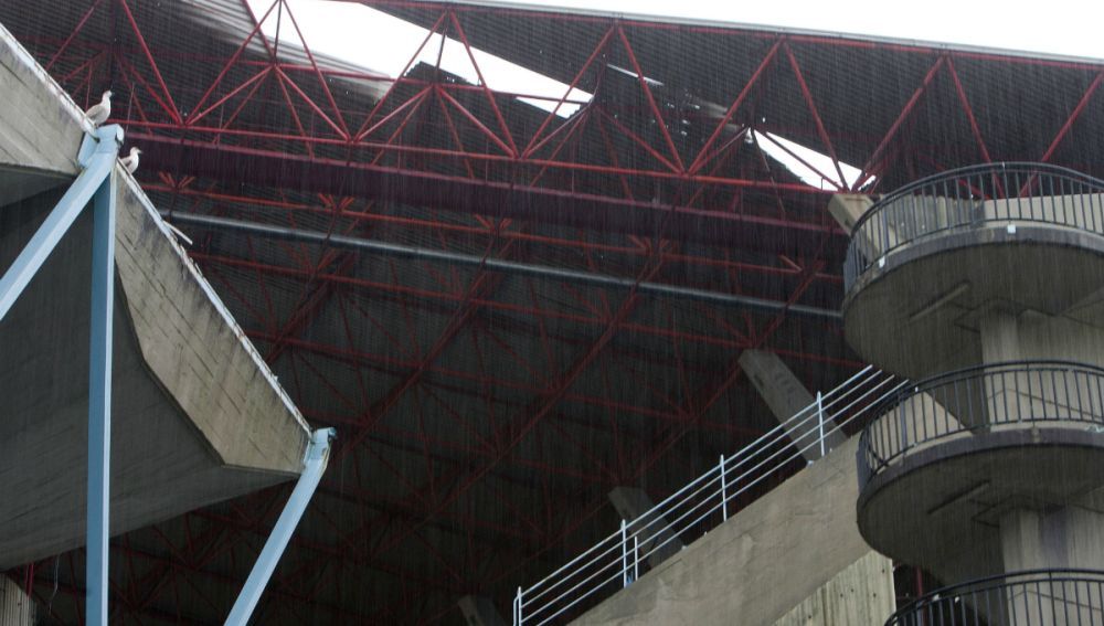 Real Madrid contesta a las críticas del alcalde de Vigo - balaidos-lluvia-1