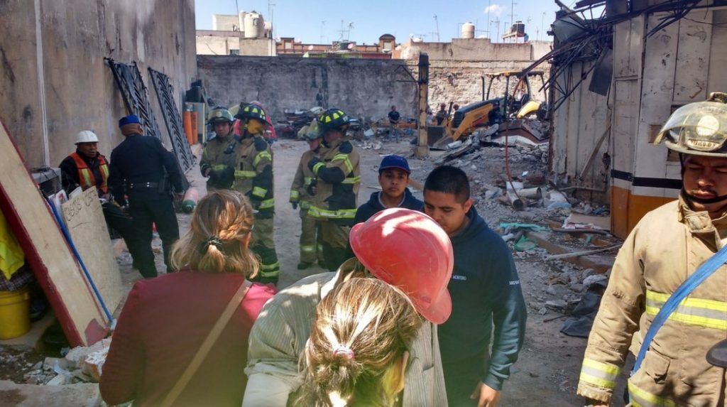 Cae barda en obra de Eje Central - barda-1024x573