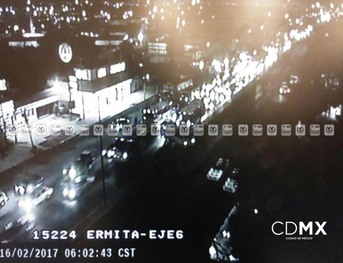 Cables caídos provocan afectación vial en Iztapalapa