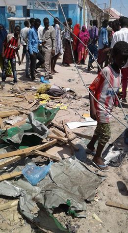 Mueren 34 personas por coche bomba en Somalia - car-bomb-somalia2