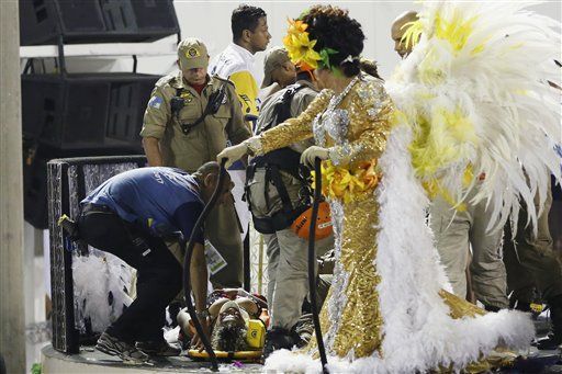 Colapso de carroza en Carnaval de Río deja 12 heridos