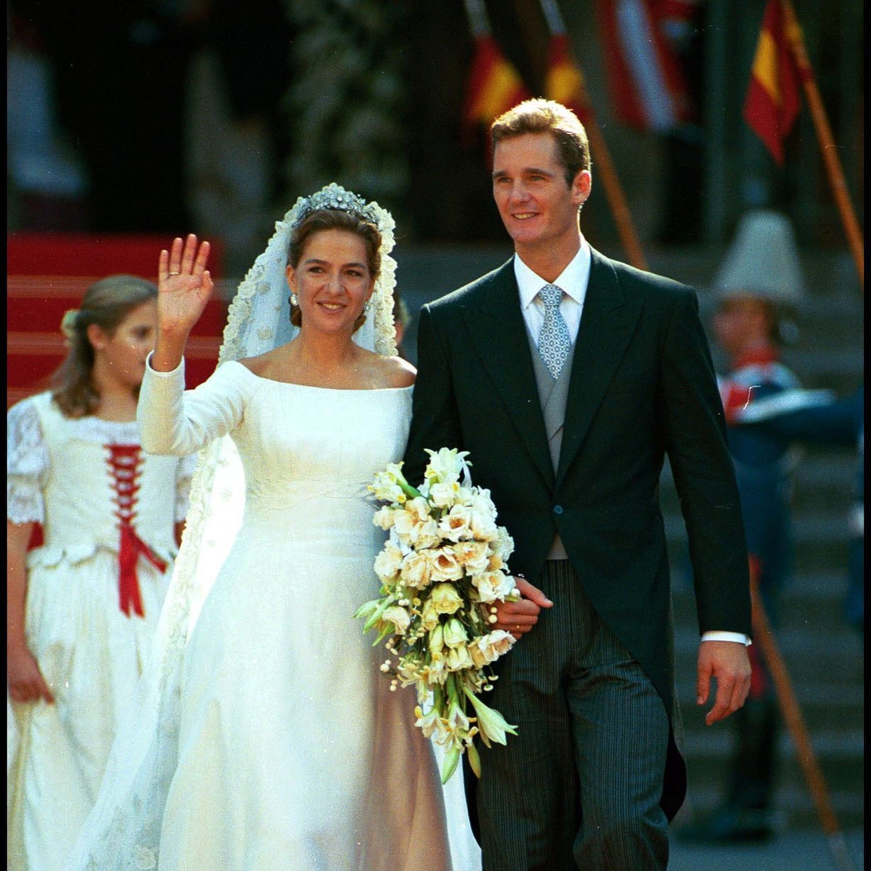 Condenan a Iñaki Urdangarin a seis años y tres meses de prisión - caso-nóos