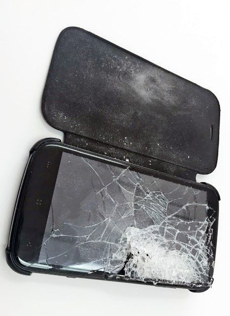 Celular salva vida de policía de Nezahualcóyotl - celular-bala