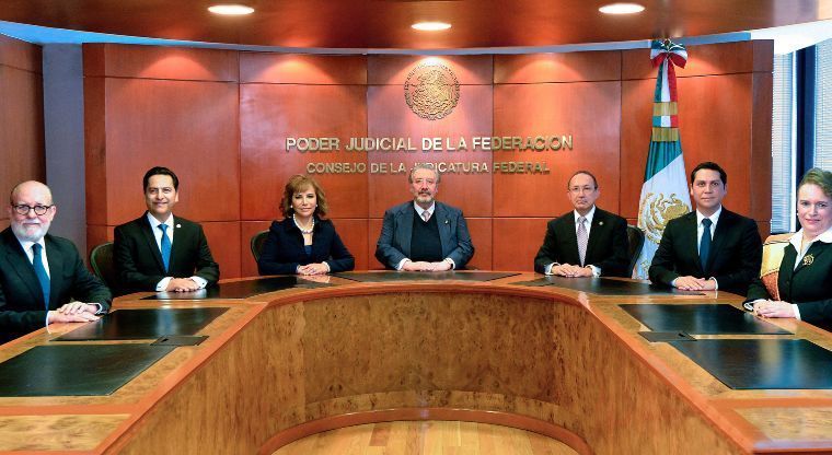 Destituyen a 5 servidores públicos por hallazgo de dinero en auto del CFJ