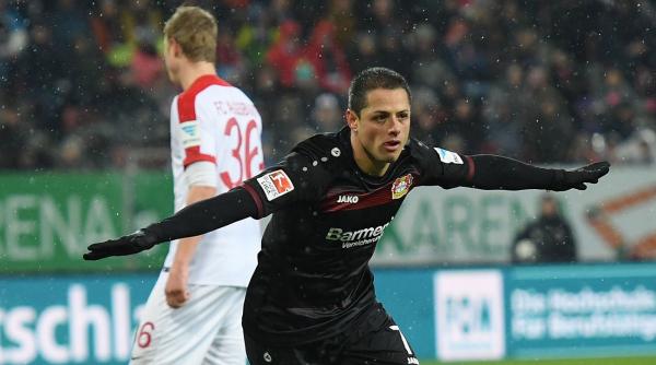 Doblete de Chicharito en la Bundesliga