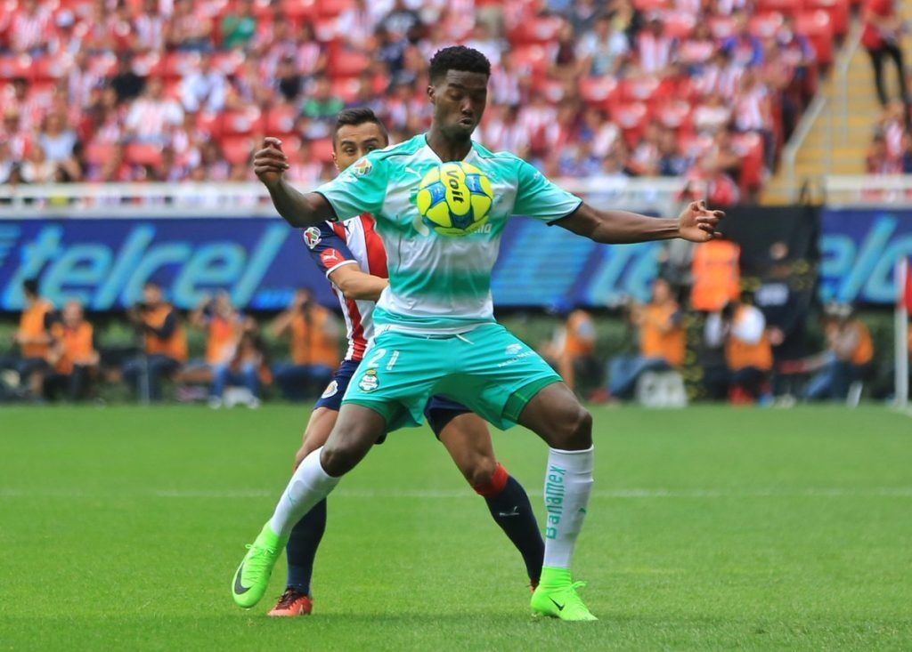 Rodolfo Pizarro salva a Chivas de la derrota - chivas-santos-1024x733