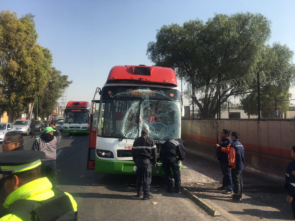 Chocan unidades del Mexibús. Al menos 15 heridos - choque-mexibus