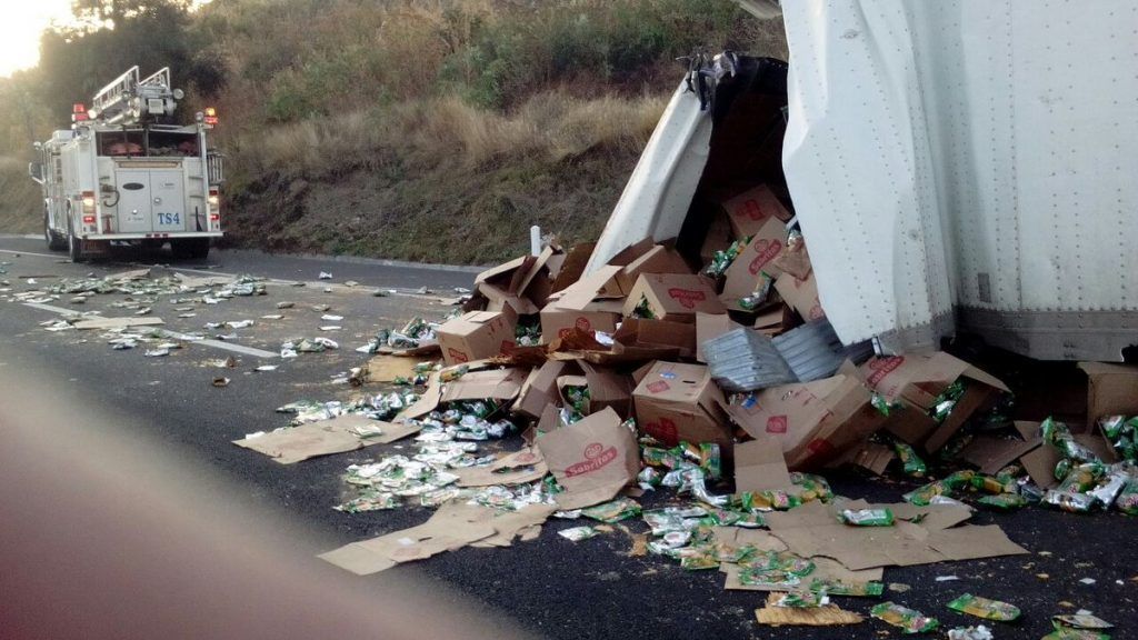 Choque en autopista México-Guadalajara deja dos muertos - choque-trailer-jalisco-1024x576