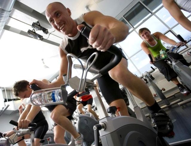 El truco mental que hace los entrenamientos más fáciles - ciclistas