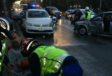 Aceite provoca carambola en Circuito Interior - circuito-interior