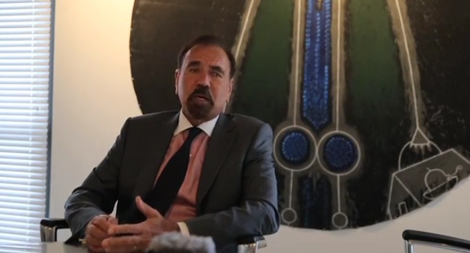 Millonario cubanoamericano se rehusó a construir el muro de Trump