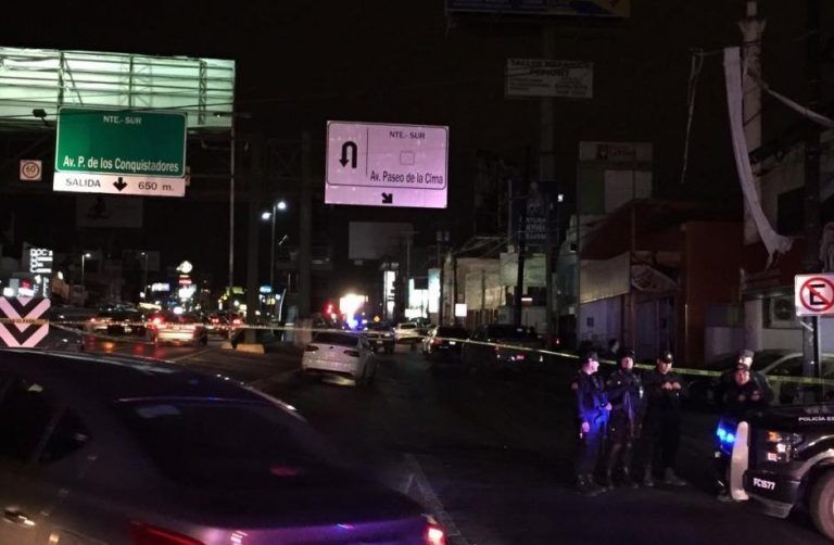 Asesinan a agente del MP afuera de bar en Monterrey