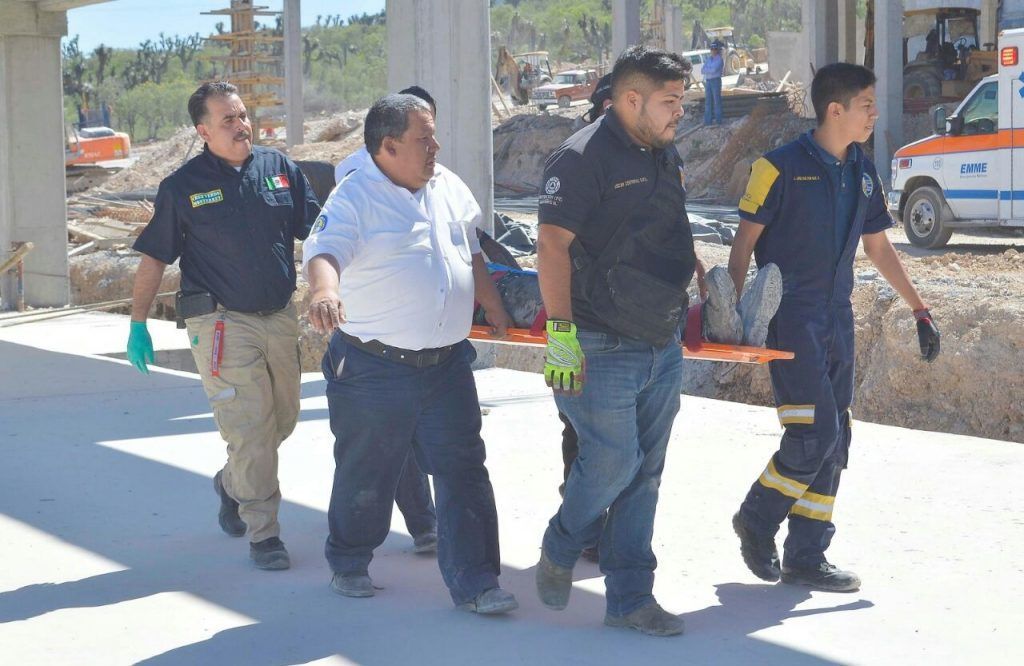 Derrumbe deja dos muertos y dos heridos en Monterrey - derrumbe2_1-1024x666