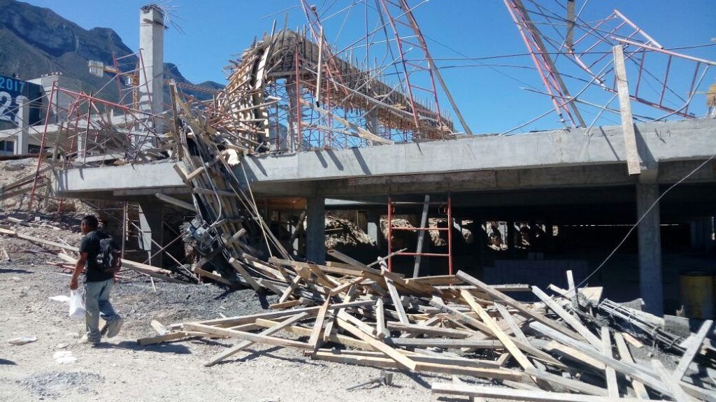 Derrumbe deja dos muertos y dos heridos en Monterrey - derrumbe_2-1024x575
