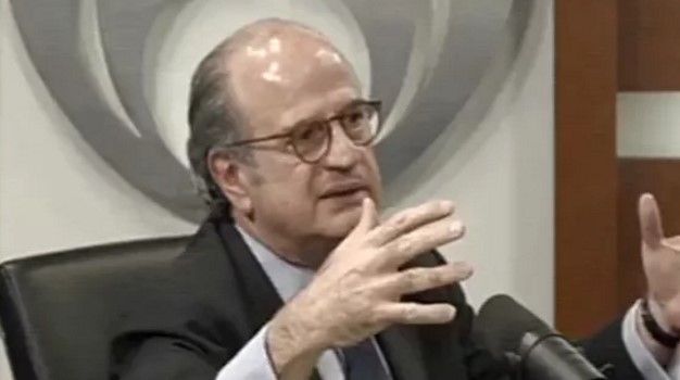 Entrevista al administrador General de los Servicios Educativos de la Ciudad de México Entrevista al administrador General de los Servicios Educativos de la Ciudad de México