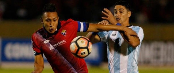 Tucumán vence a Nacional de Ecuador con uniforme de Argentina Tucumán vence a Nacional de Ecuador con uniforme de Argentina